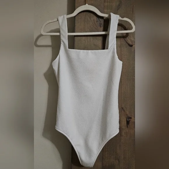 SHOW ME YOUR MUMU Dory Bodysuit in White. Size Medium - Picture 7 of 12